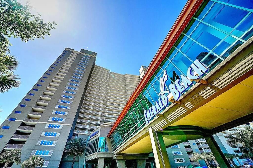 Beautiful Beachfront Paradise! Emerald Beach Resort Panama City Beach Esterno foto